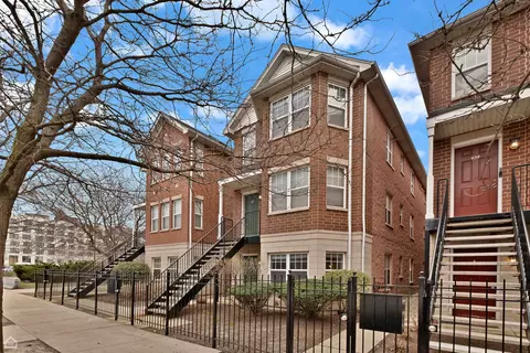 637 W Elm St #A, Chicago, IL 60610