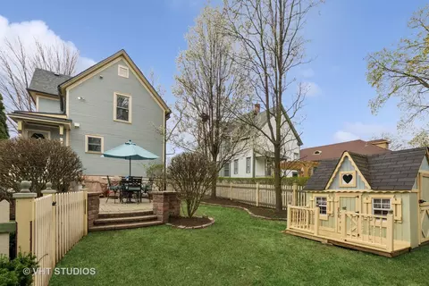 Exterior - 321 E Union Ave, Wheaton, IL 60187 photo 5 of 8