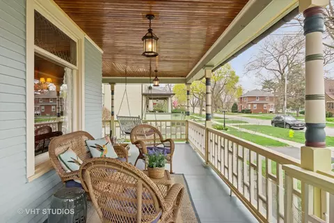 Exterior - 321 E Union Ave, Wheaton, IL 60187 photo 3 of 8