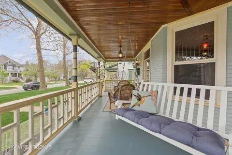 Exterior - 321 E Union Ave, Wheaton, IL 60187 photo 7 of 8