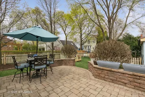 Exterior - 321 E Union Ave, Wheaton, IL 60187 photo 4 of 8