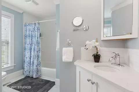 Bath - 321 E Union Ave, Wheaton, IL 60187 photo 4 of 4