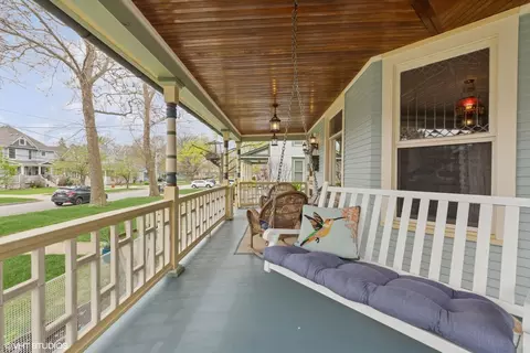 Exterior - 321 E Union Ave, Wheaton, IL 60187 photo 8 of 8