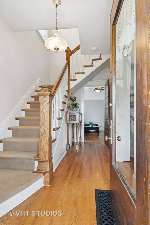 Entry Way - 321 E Union Ave, Wheaton, IL 60187 photo 1 of 2