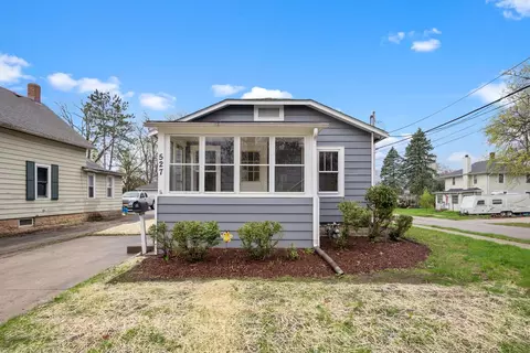 527 Park St, Batavia, IL 60510