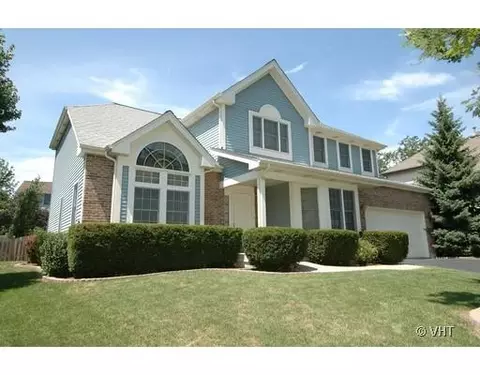 17 Fernwood Ct, Cary, IL 60013
