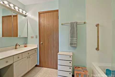 718 Dorset Cir, Wheeling, IL 60090 photo 16