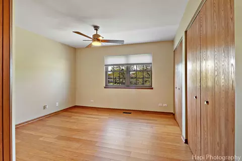 718 Dorset Cir, Wheeling, IL 60090 photo 17