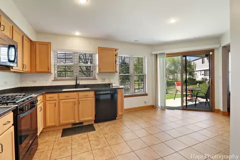 718 Dorset Cir, Wheeling, IL 60090 photo 10