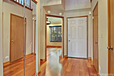 718 Dorset Cir, Wheeling, IL 60090 photo 2