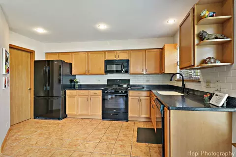 718 Dorset Cir, Wheeling, IL 60090 photo 11