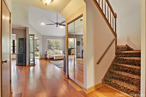 718 Dorset Cir, Wheeling, IL 60090 photo 3