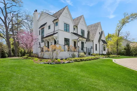 190 Fairview Rd, Glencoe, IL 60022
