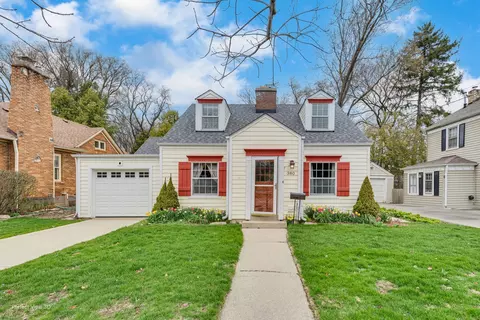 380 Congdon Ave, Elgin, IL 60120