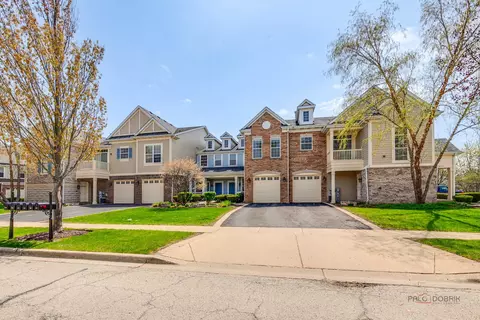 1375 Scarboro Rd #305, Schaumburg, IL 60193