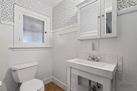 Bath - 507 Wing Park Blvd, Elgin, IL 60123 photo 1 of 2