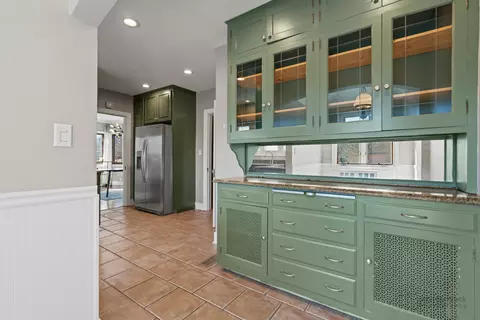 Kitchen - 507 Wing Park Blvd, Elgin, IL 60123 photo 4 of 4