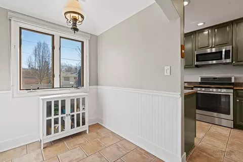 Entry Way - 507 Wing Park Blvd, Elgin, IL 60123 photo 1 of 2