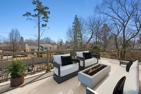 Exterior - 507 Wing Park Blvd, Elgin, IL 60123 photo 2 of 6
