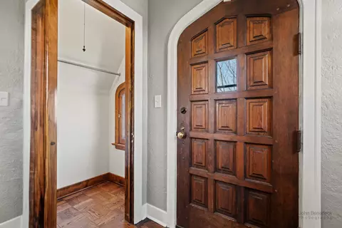 Entry Way - 507 Wing Park Blvd, Elgin, IL 60123 photo 2 of 2