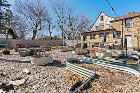 Exterior - 507 Wing Park Blvd, Elgin, IL 60123 photo 4 of 6