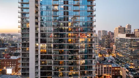 303 W Ohio St #1906, Chicago, IL 60654