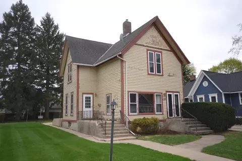 163 Oak St, Elgin, IL 60123