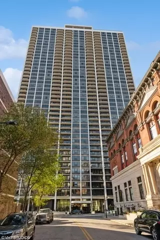 1560 N Sandburg Ter #4201J, Chicago, IL 60610