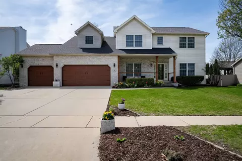 14 Paige Pl, Bloomington, IL 61704