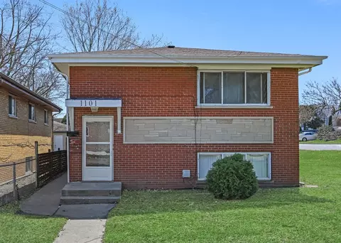 1101 Indian Ave, Aurora, IL 60505