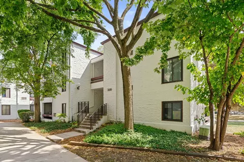 330 W Miner St #1B, Arlington Heights, IL 60005