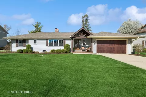 319 Ames St, Libertyville, IL 60048