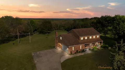 41 W838 High Point Ln, Elburn, IL 60119