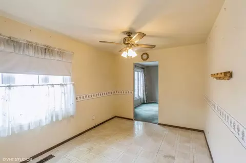 682 W Main St, Cary, IL 60013 photo 6