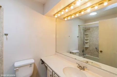 682 W Main St, Cary, IL 60013 photo 8