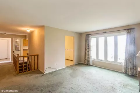 682 W Main St, Cary, IL 60013 photo 7