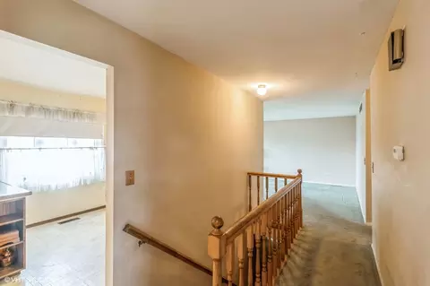 682 W Main St, Cary, IL 60013 photo 4
