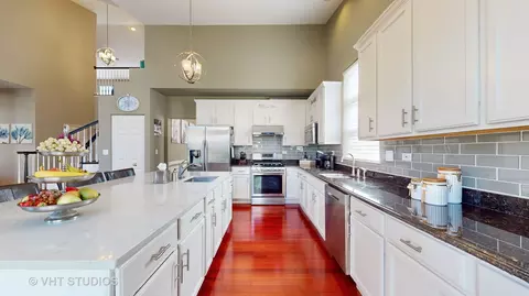 Kitchen - 811 Commons Rd, Naperville, IL 60563 photo 2 of 7