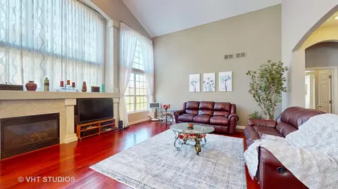 Living - 811 Commons Rd, Naperville, IL 60563 photo 1 of 5
