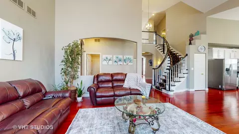 Living - 811 Commons Rd, Naperville, IL 60563 photo 3 of 5