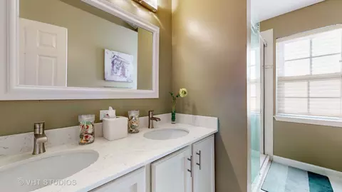 Bath - 811 Commons Rd, Naperville, IL 60563 photo 5 of 7