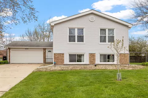 20714 S Hickory Creek Ct, Frankfort, IL 60423