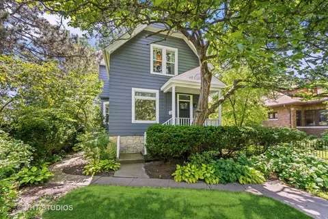 711 Park Ave, Wilmette, IL 60091