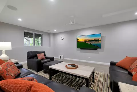 Living - 11 Somerset Cir, Wheaton, IL 60189 photo 5 of 5