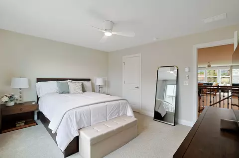 Bedroom - 11 Somerset Cir, Wheaton, IL 60189 photo 4 of 4