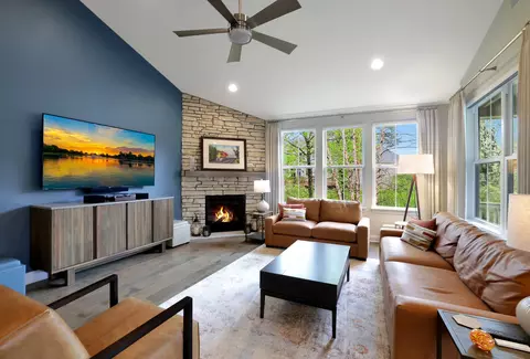 Living - 11 Somerset Cir, Wheaton, IL 60189 photo 1 of 5