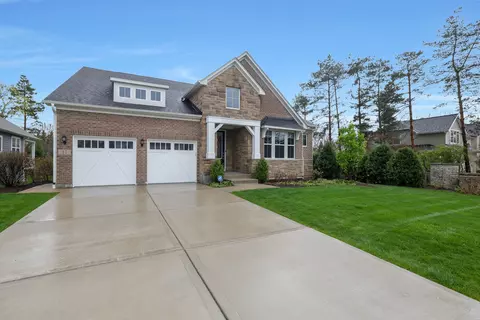 Exterior - 11 Somerset Cir, Wheaton, IL 60189 photo 2 of 6