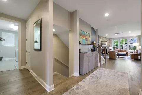 Entry Way - 11 Somerset Cir, Wheaton, IL 60189 photo 2 of 4