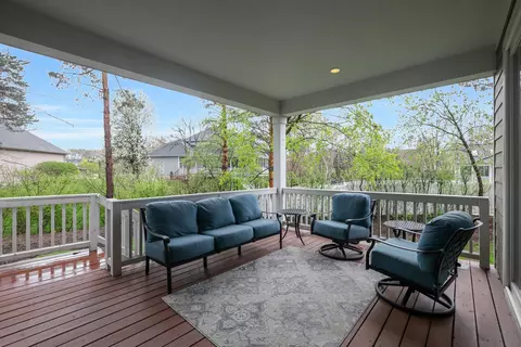 Exterior - 11 Somerset Cir, Wheaton, IL 60189 photo 4 of 6