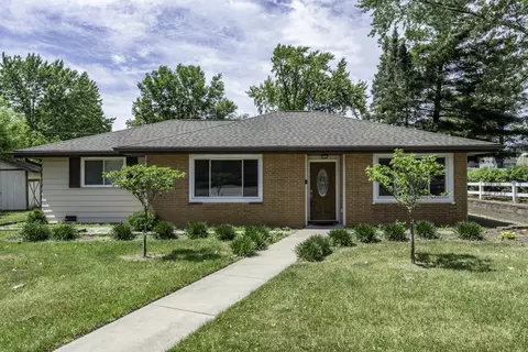 2302 Honeysuckle Ct, Lindenhurst, IL 60046